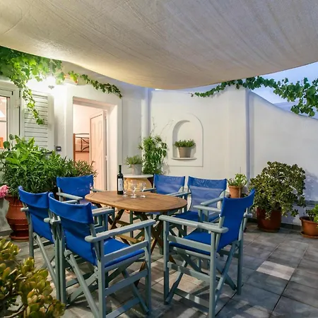 Two-bedroom 6-7 Adults First Floor Parikia (Paros)